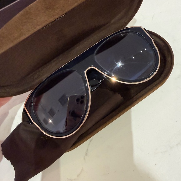 Tom Ford Accessories - Tom Ford Aviator Sunglasses with Gold Trim and Dark Lenses
